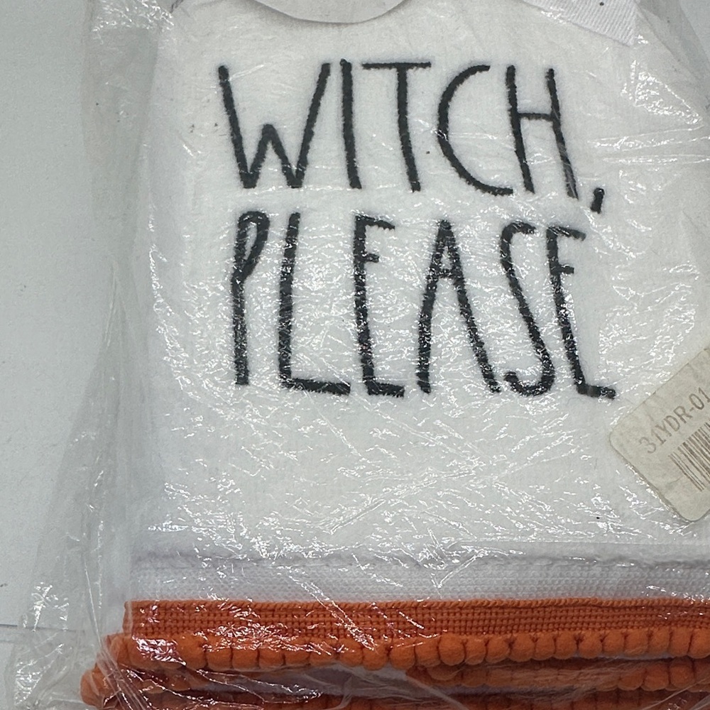 ✨ON SALE!✨ Rae Dunn'Witch, Please' Hand Towel Set - Picture 2 of 2